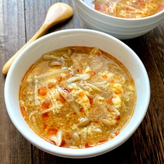 きのこたっぷり、おなか大満足の酸辣湯